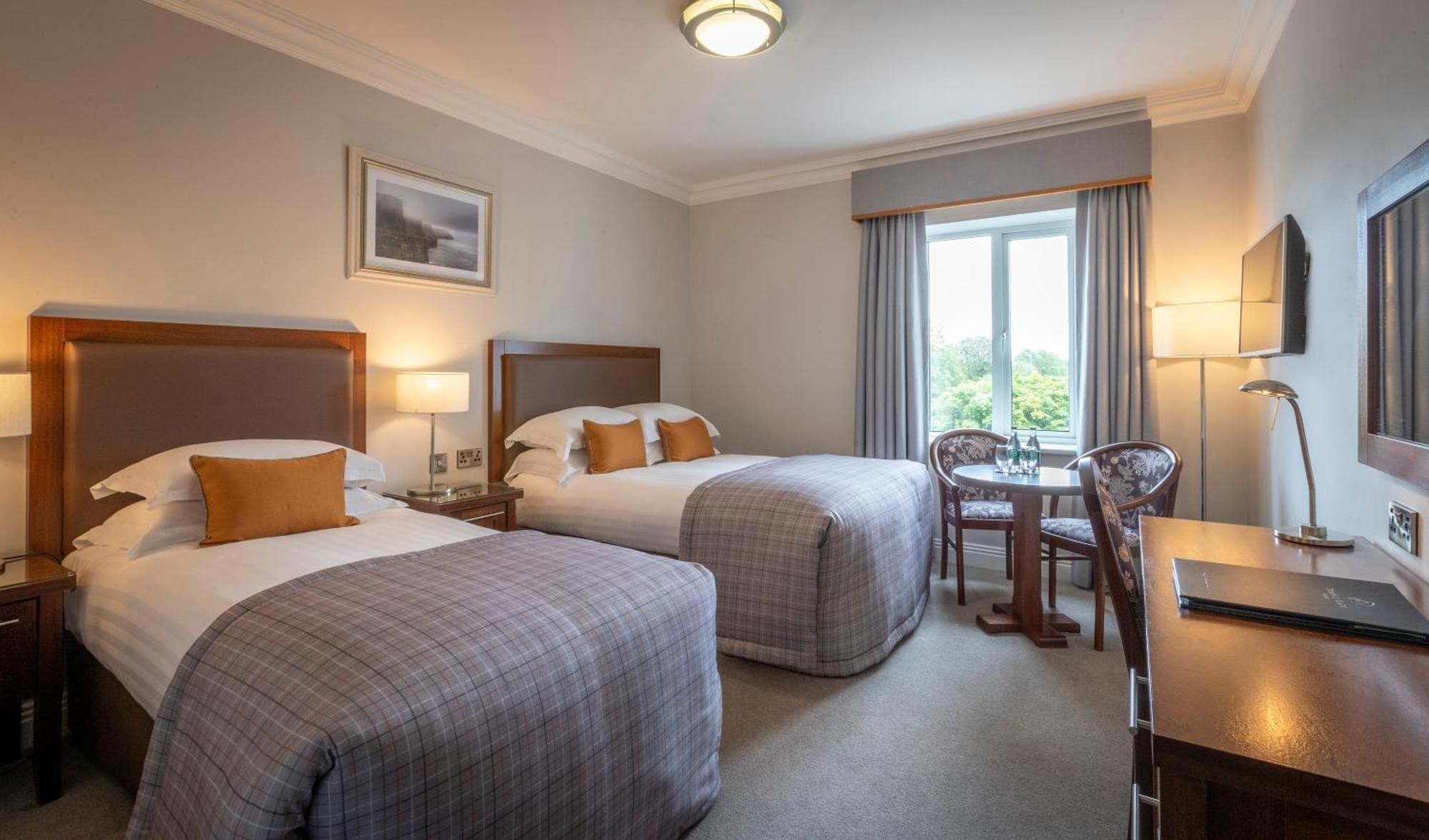 Twin Room,1615645335:JPEG