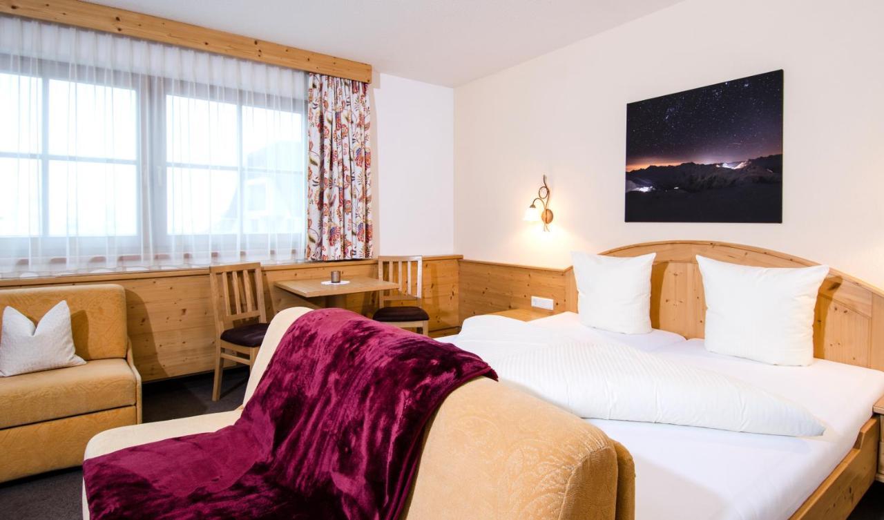 Triple Room,1304279425:JPEG