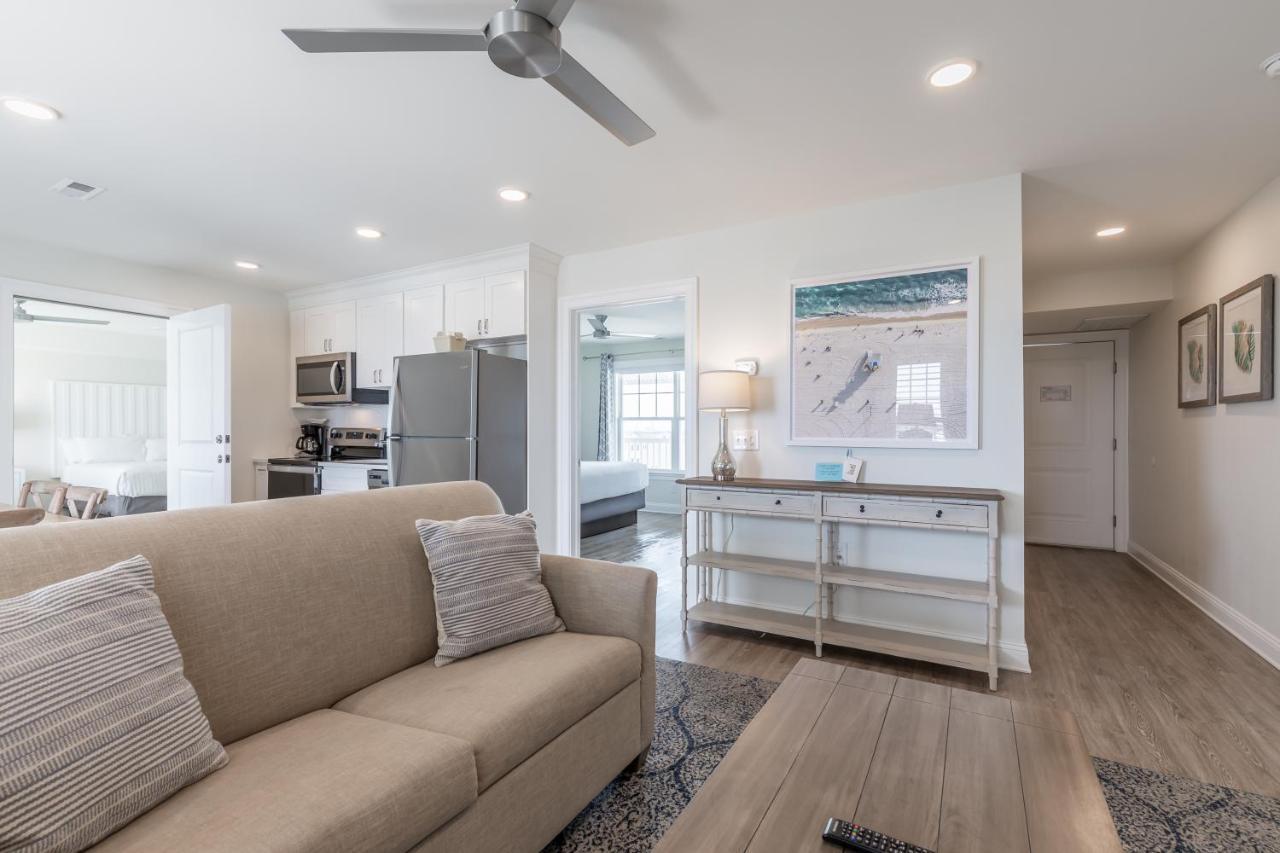 Three-Bedroom Apartment with Ocean View,1308865315:JPEG