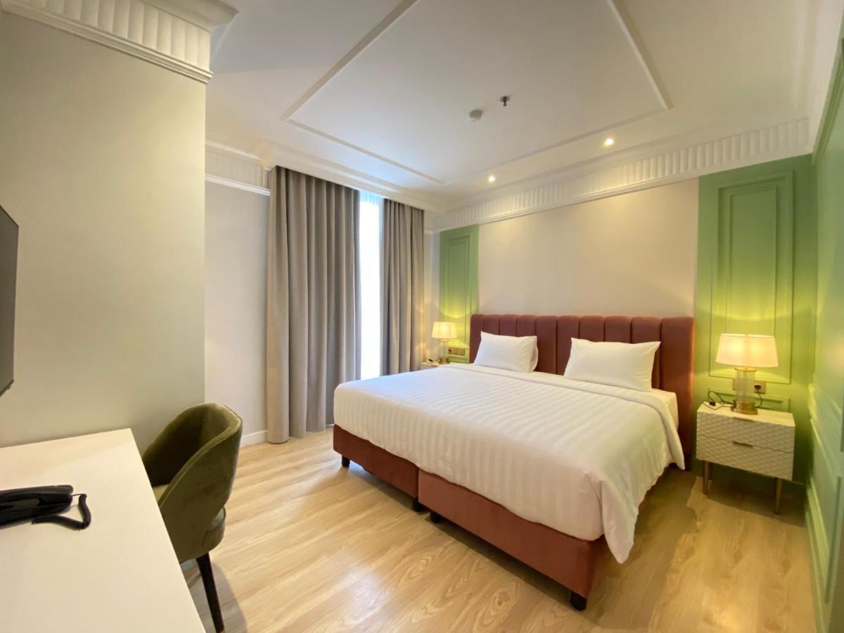 Deluxe King Room