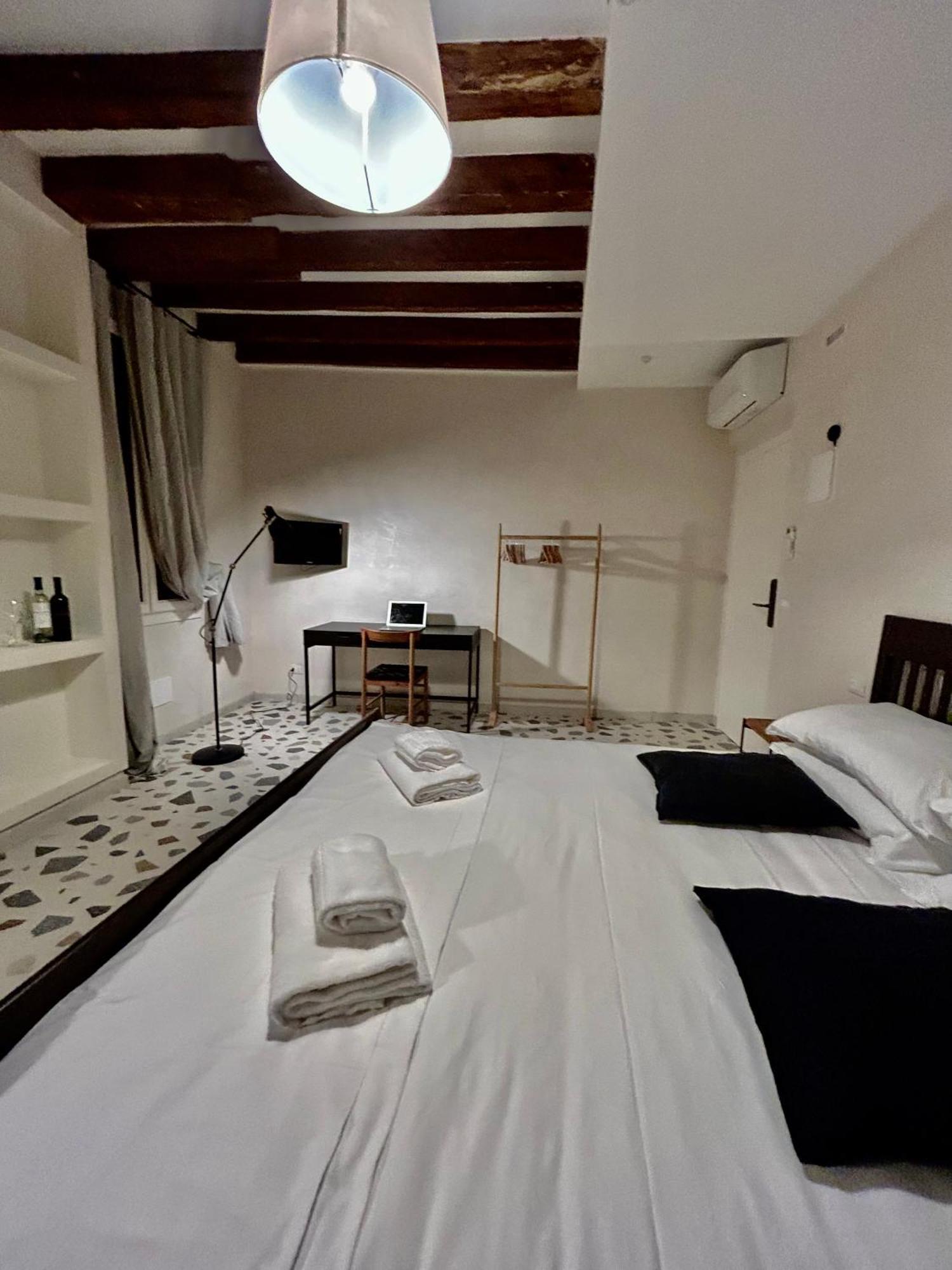 Double Room Private Bathroom