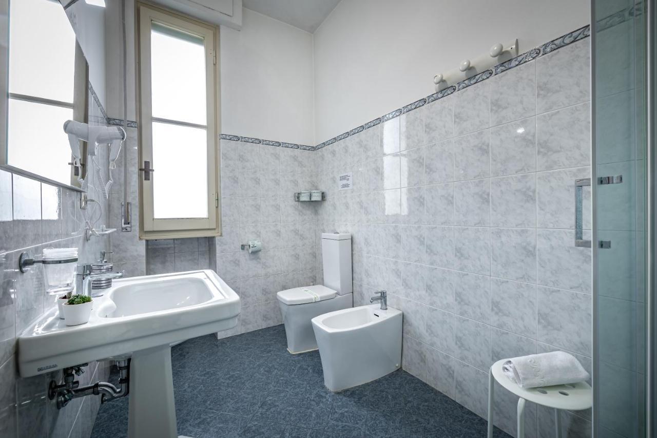 Family Room Private External Bathroom