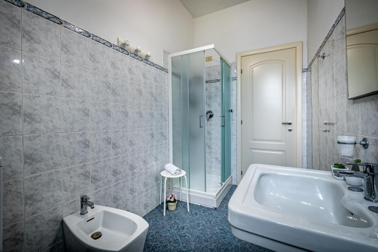 Family Room Private External Bathroom