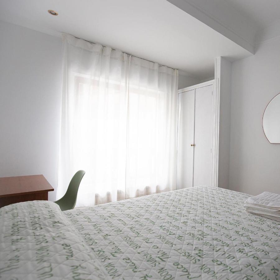 Habitación Triple Básica con baño compartido