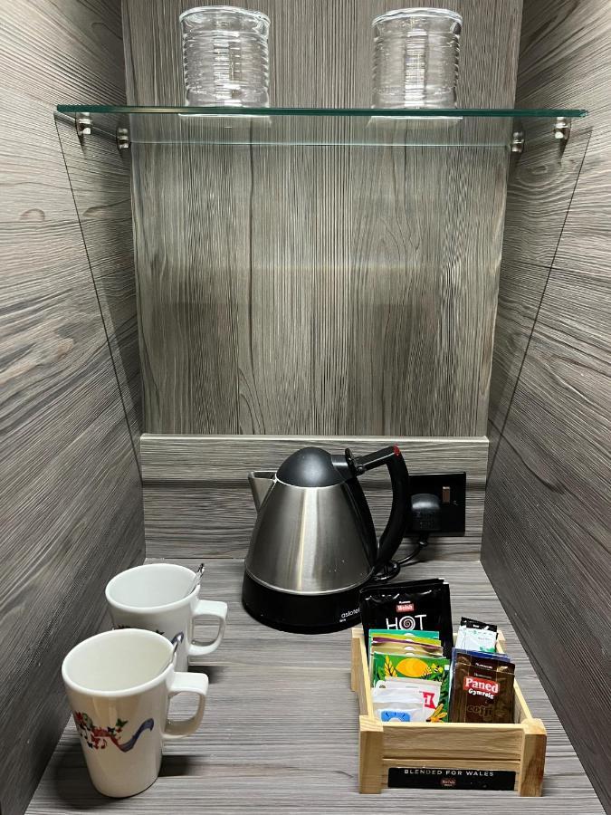Standard Queen Room Accessible