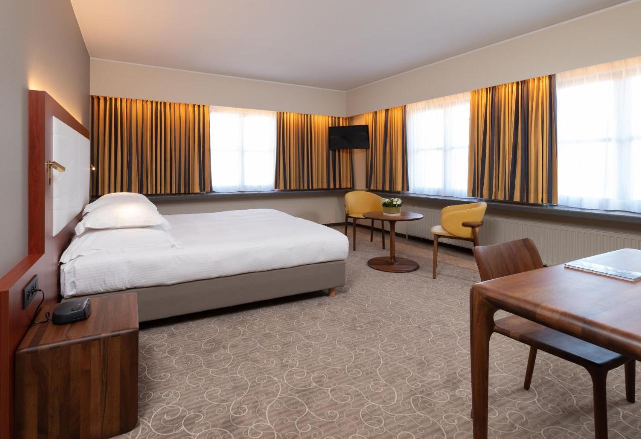 Superior Double or Twin Room Canal View