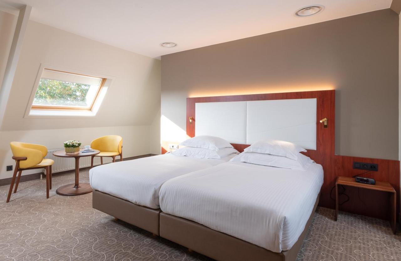 Superior Double or Twin Room Canal View