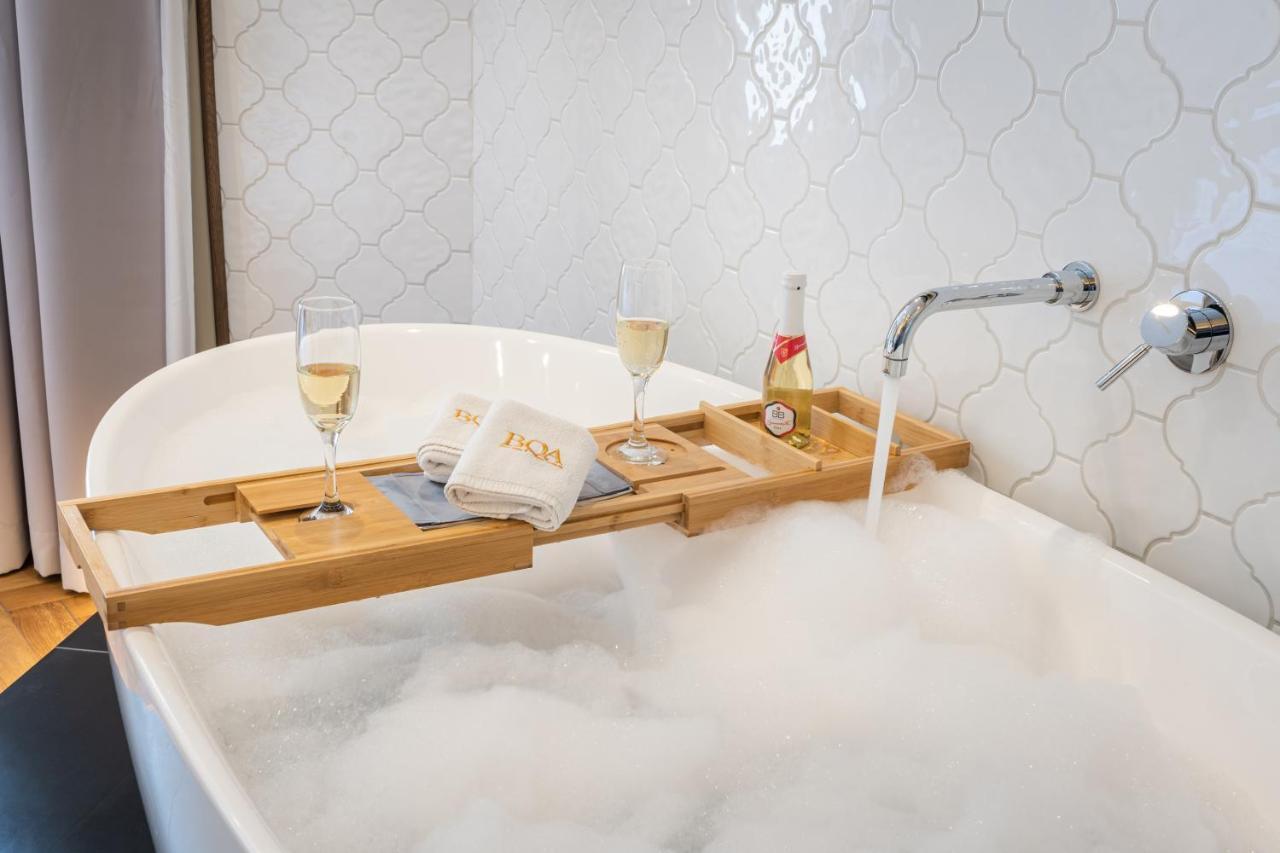 Deluxe Double Room Bath