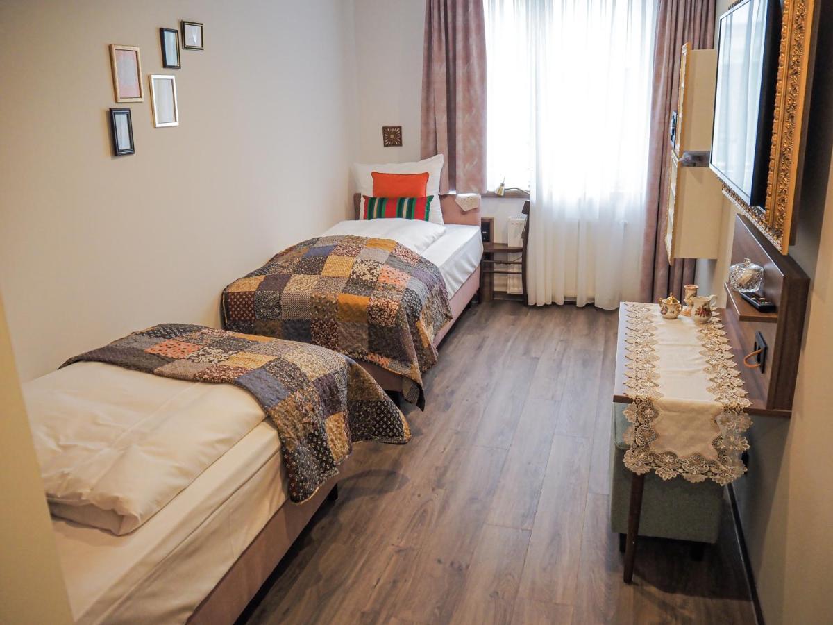 Twin Room,1758527740:JPEG