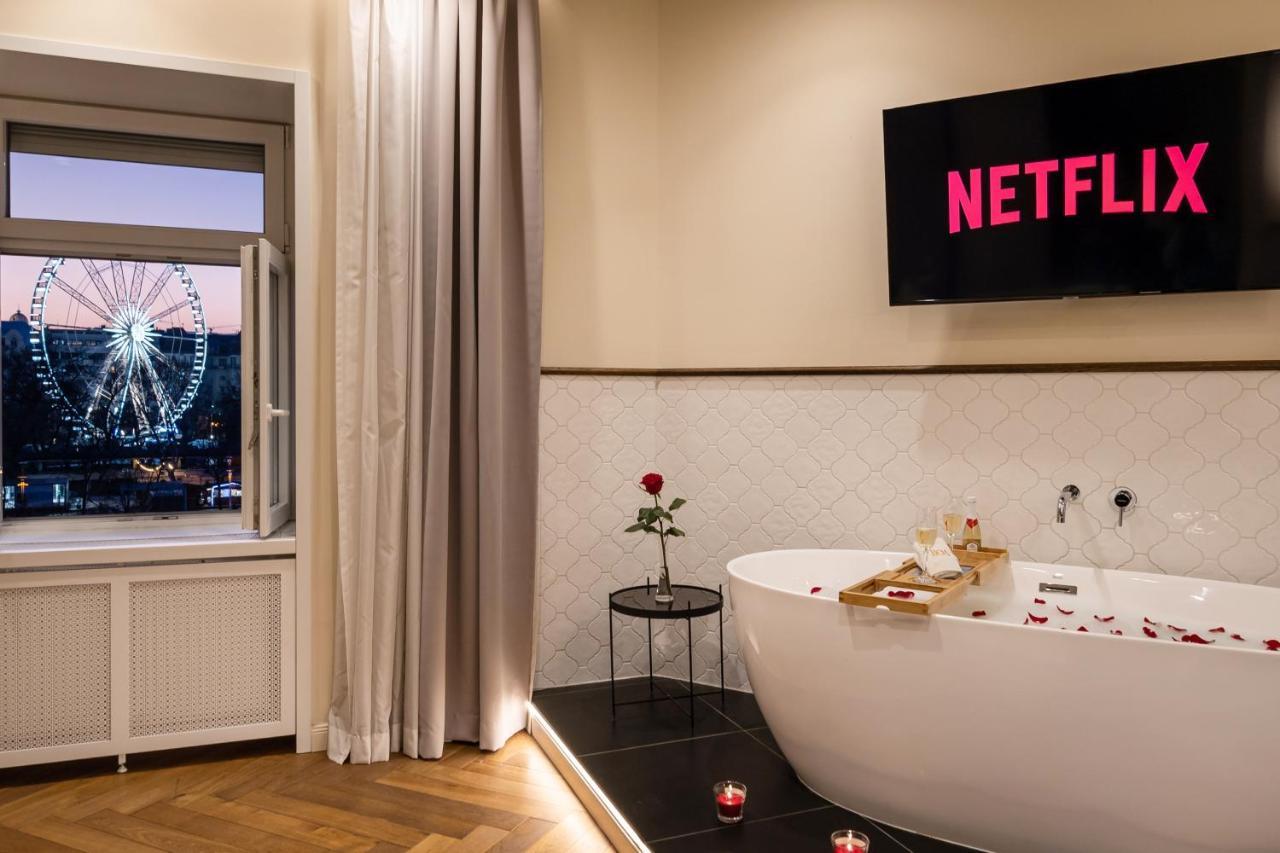 Deluxe Double Room Bath