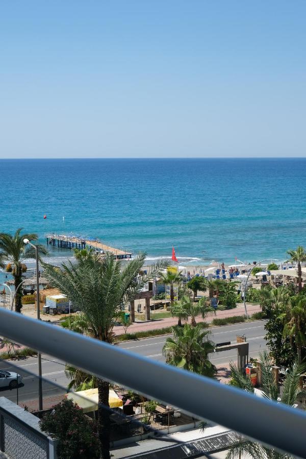 Chambre Standard - Vue Latérale sur Mer
