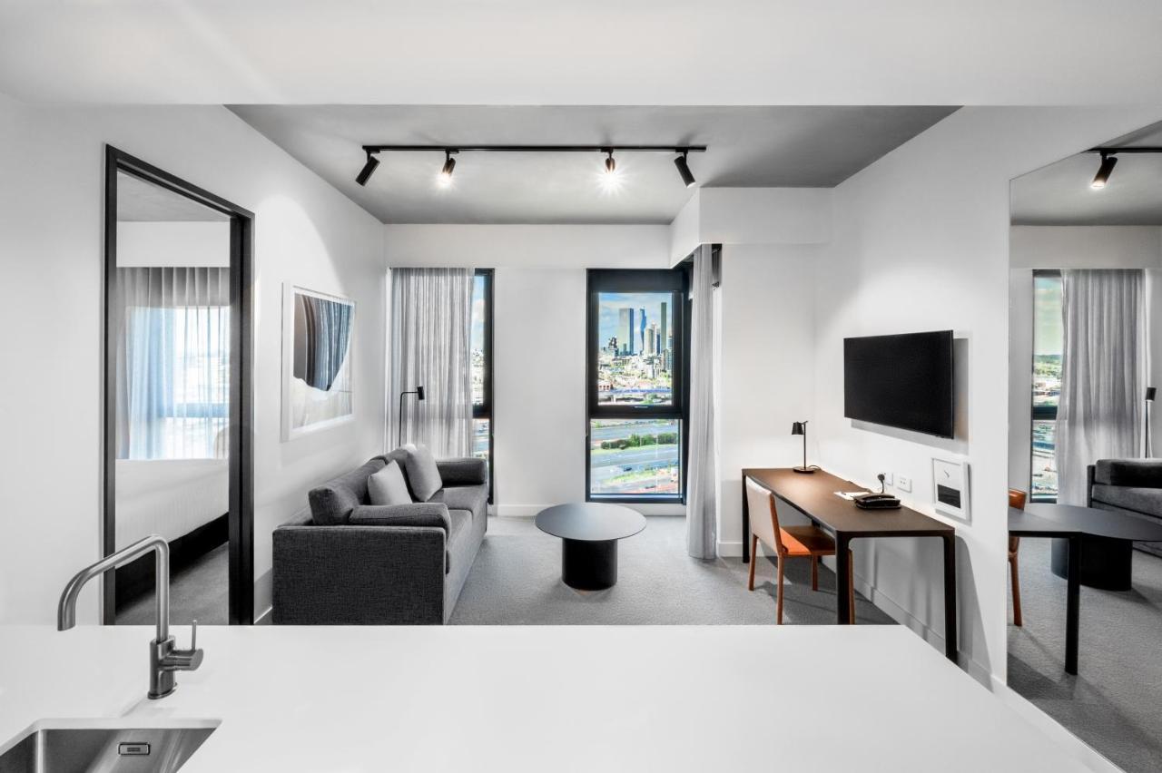 Executive One-Bedroom Apartment,1376752301:JPEG
