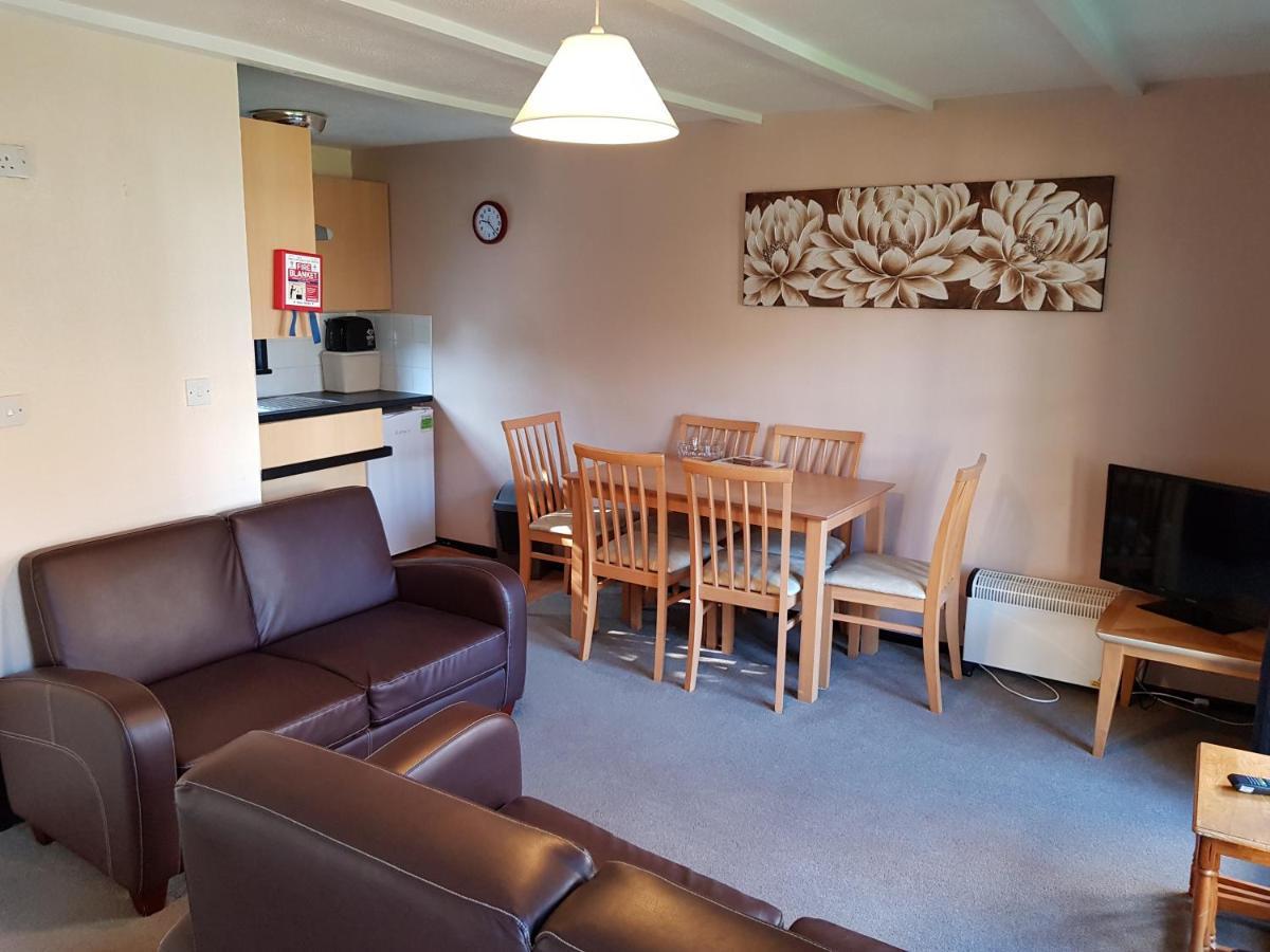 2 Bedroom Silver Bungalow Sleeps 4,1390247543:JPEG