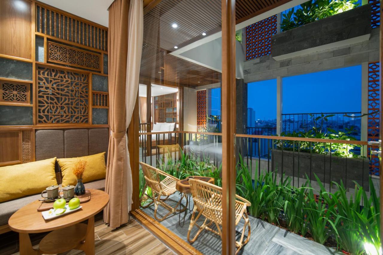 King Room with Pool View,1399421405:JPEG