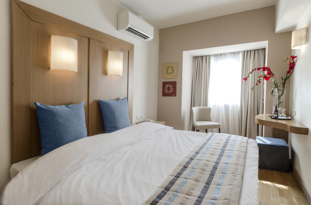 Quarto Econômico