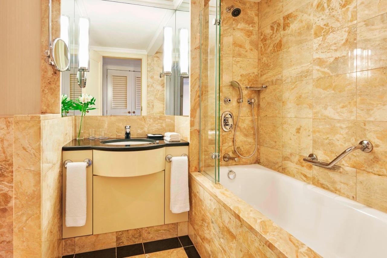 Executive Suite met 1 Kingsize Bed, Uitzicht op de Stad en Toegang tot de Club Lounge.