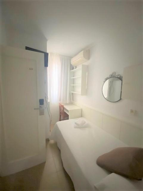 Budget Interior Single Room,1403314967:JPEG