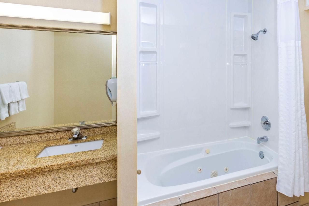 Double Room with Two Double Beds - Non-Smoking