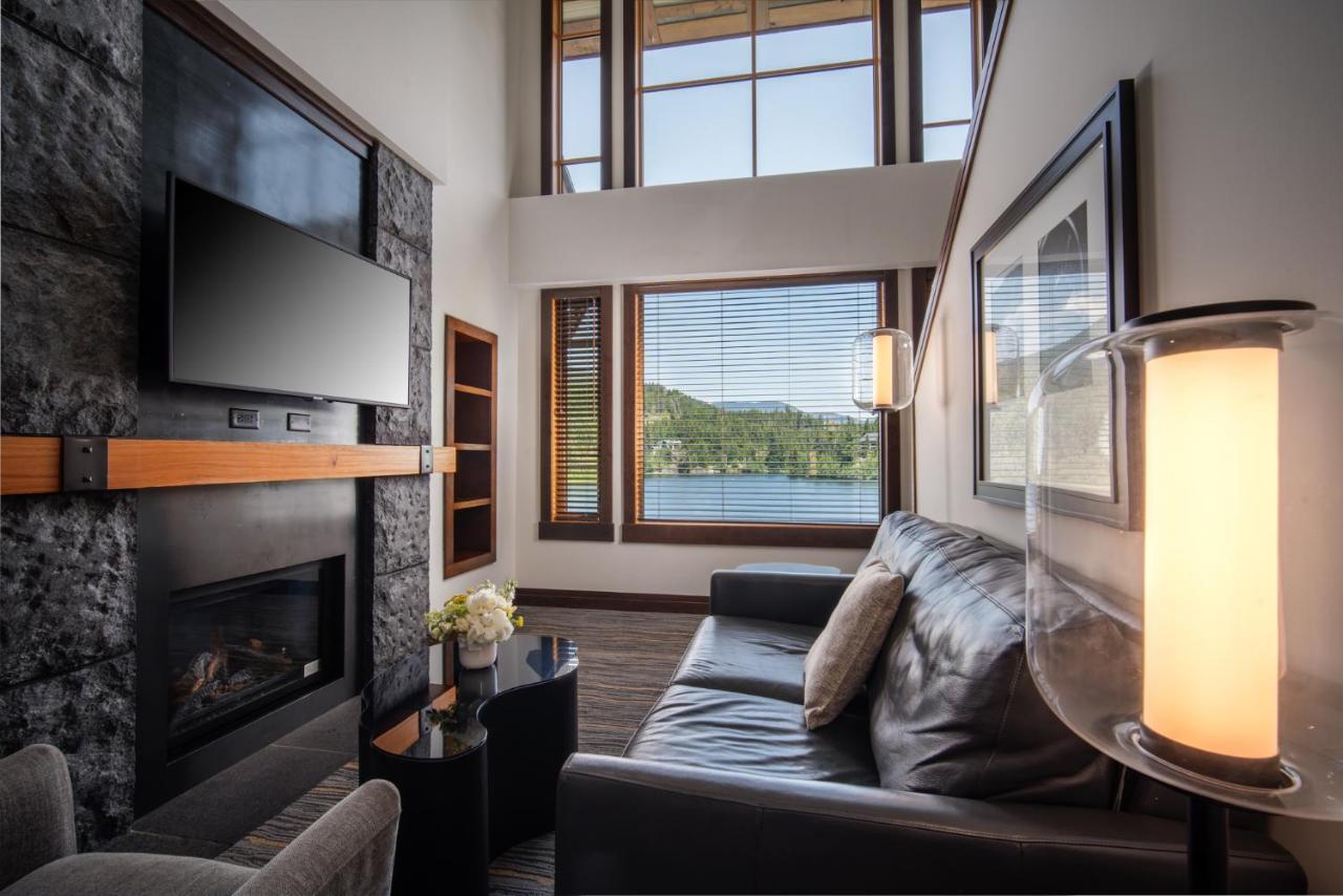 Two-Bedroom Suite Lake View
