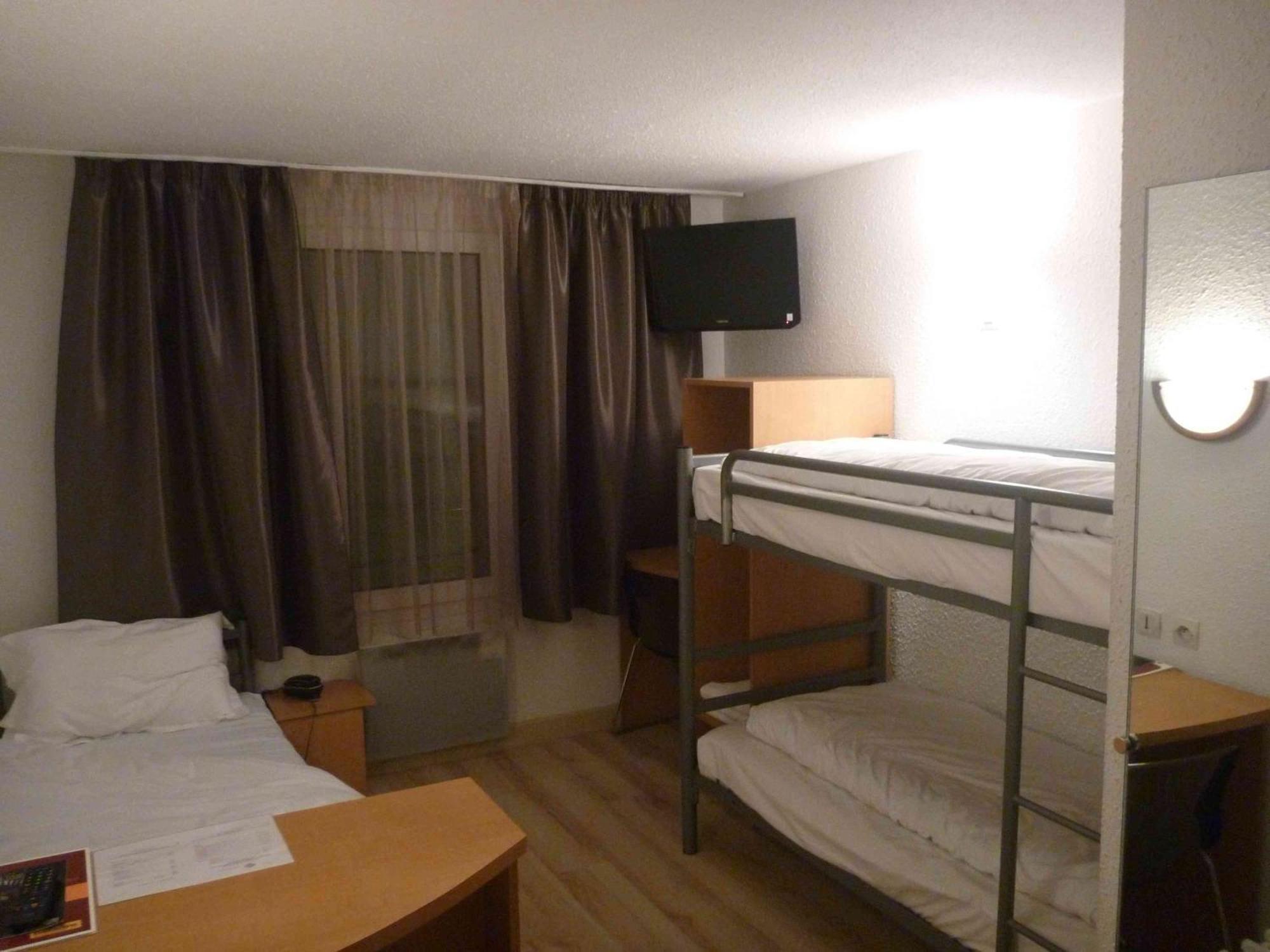 Triple Room with 1 Single Bed and 2 Bunk Beds,1746832659:JPEG