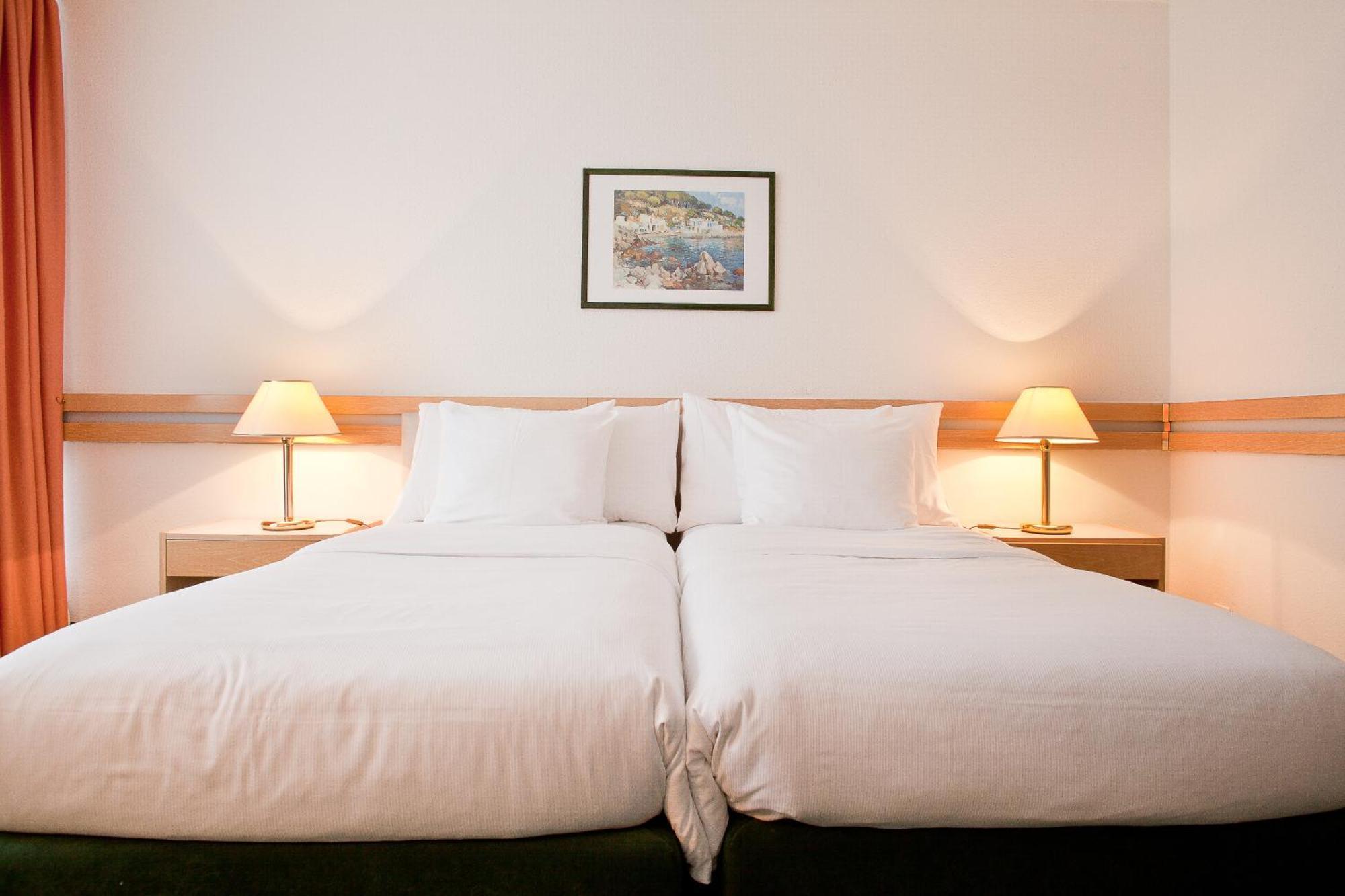 Double or Twin Room Kitchenette