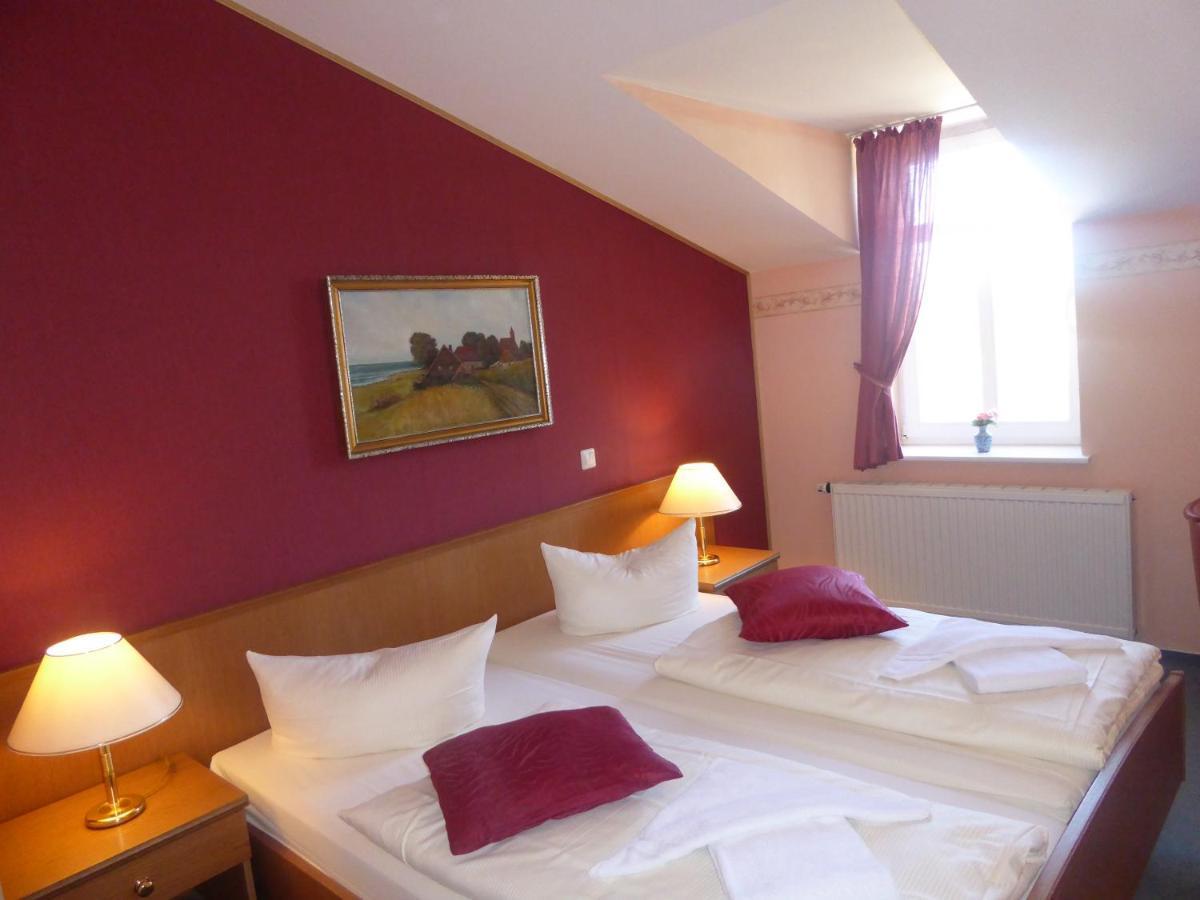 Single Room,1479669198:JPEG