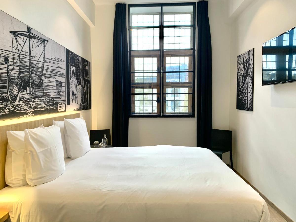 Standard Doppelzimmer mit Kanalblick
