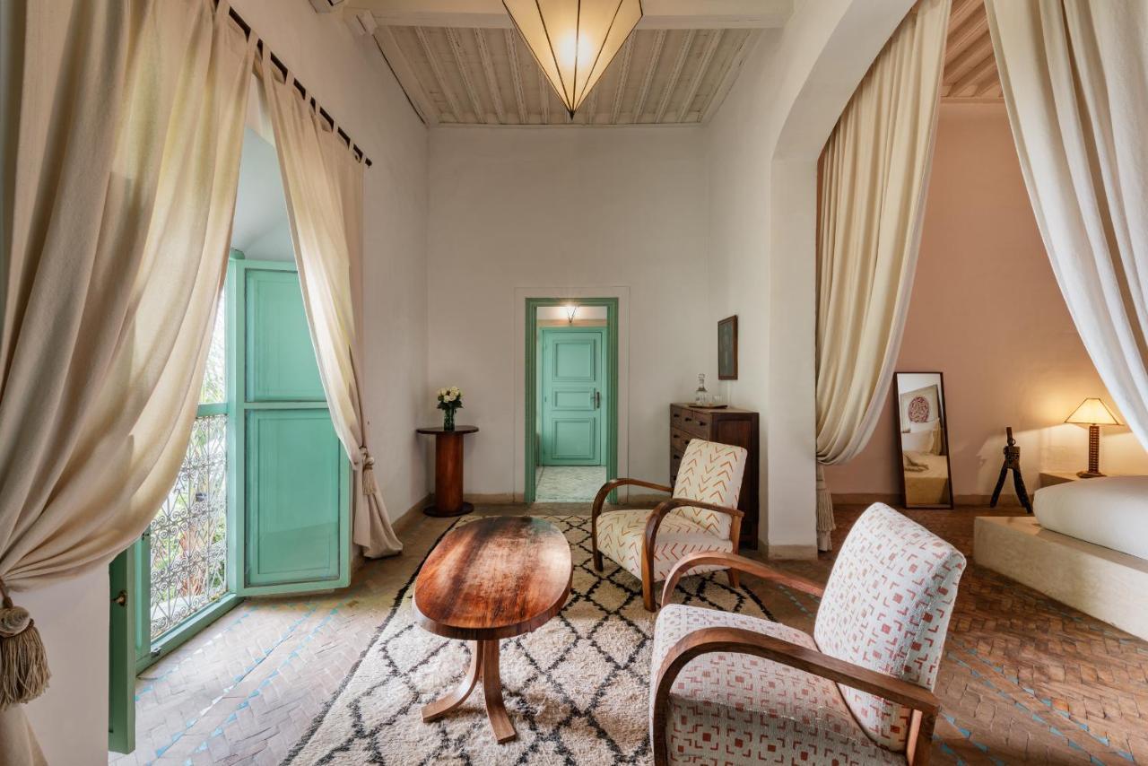 Chambre Lit King-Size - Vue sur Piscine
