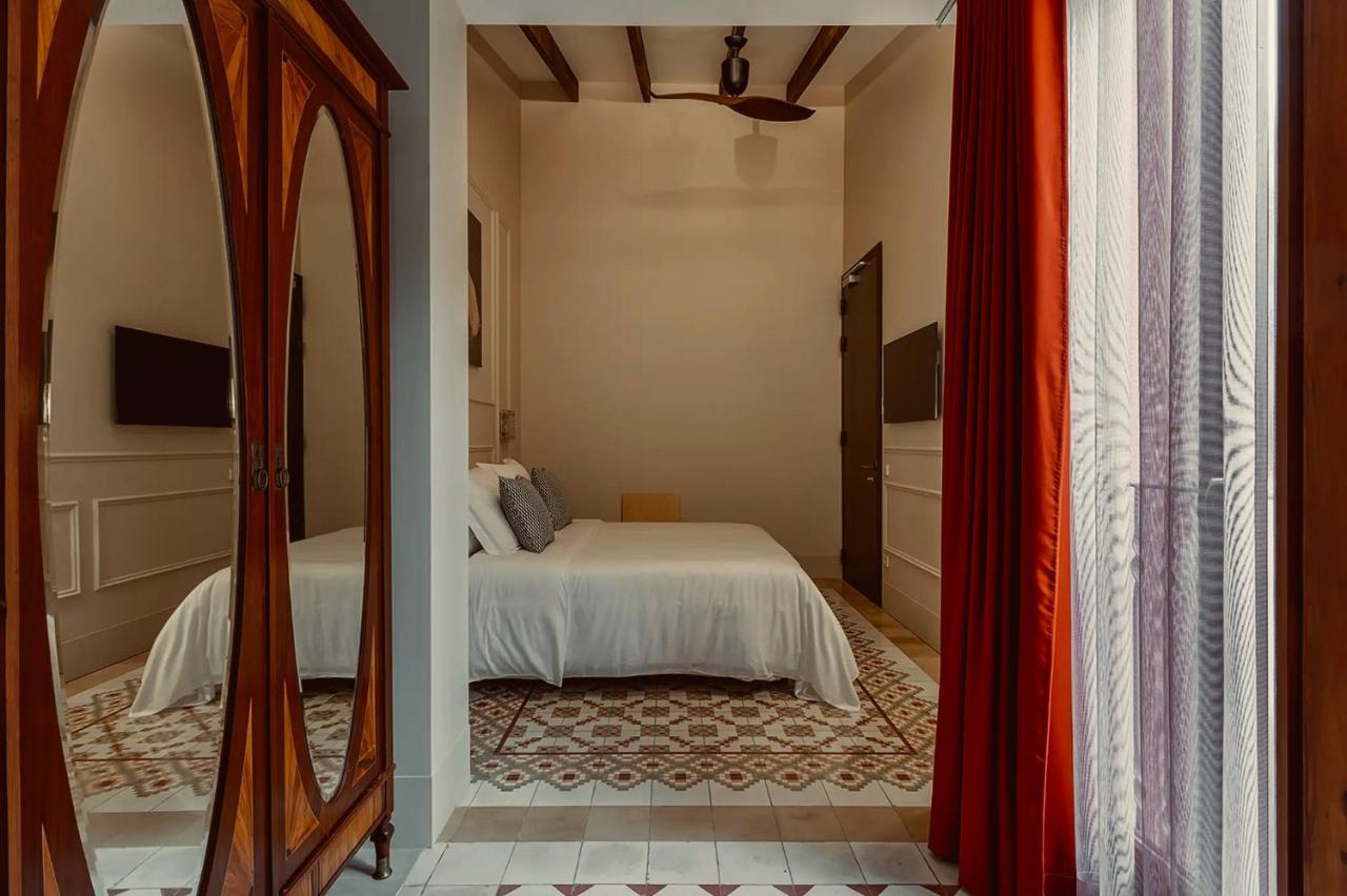 Deluxe Double Room Shower