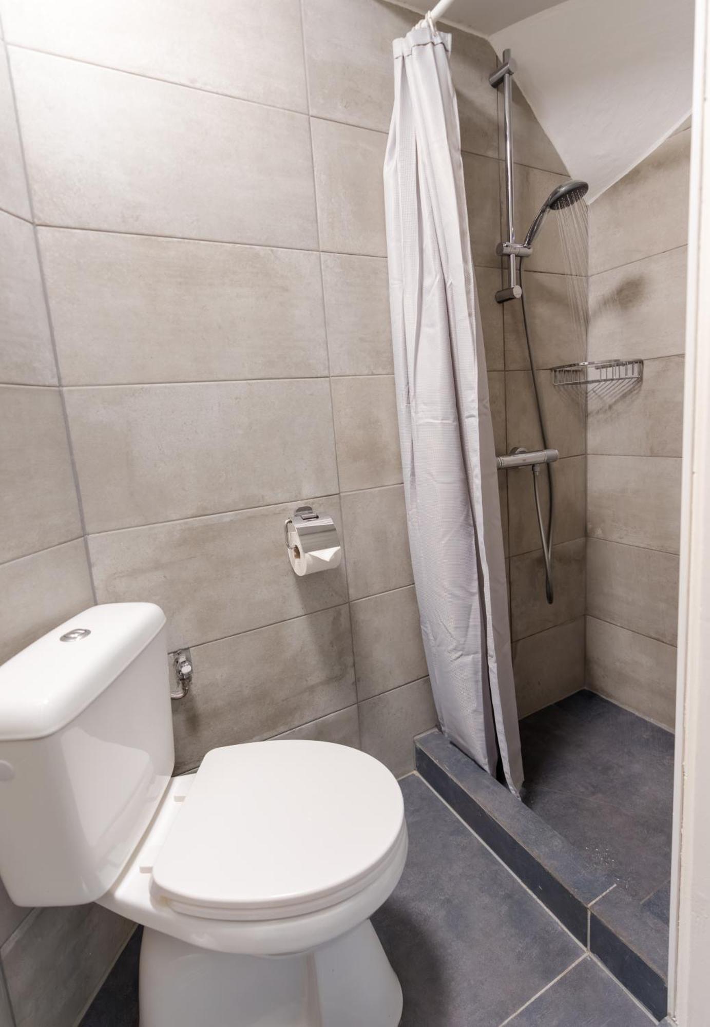 Eenpersoonskamer met Gedeelde Badkamer