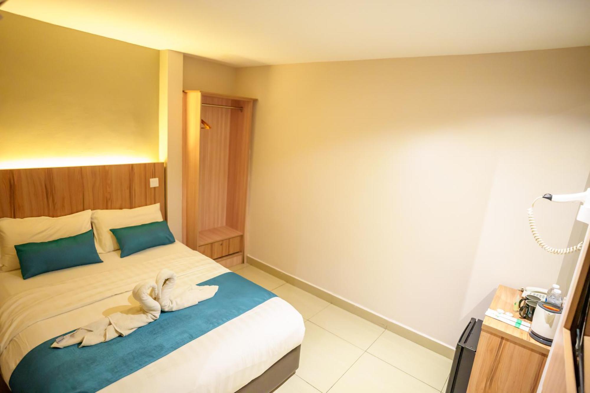 Deluxe Queen Room