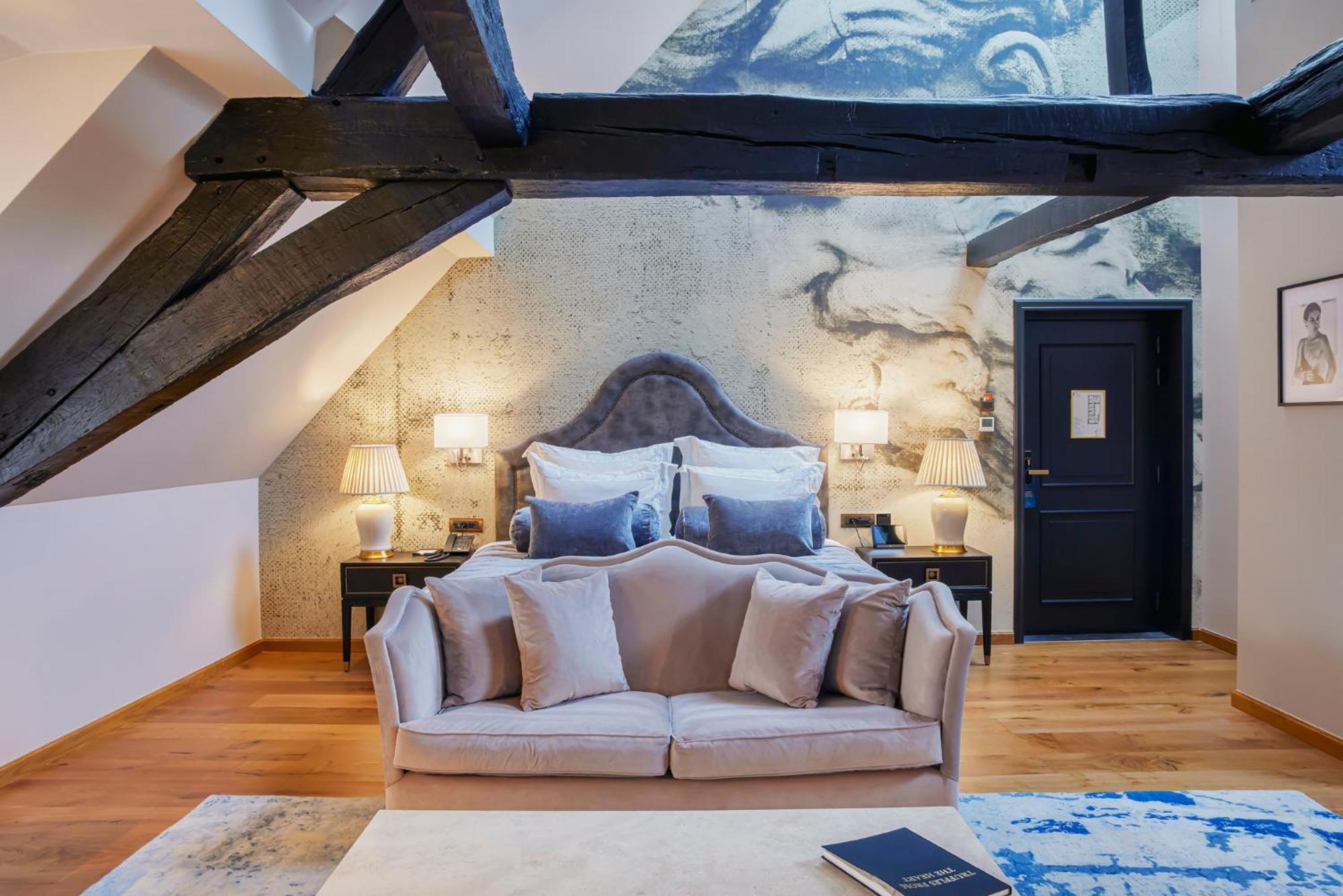 Suite Signature