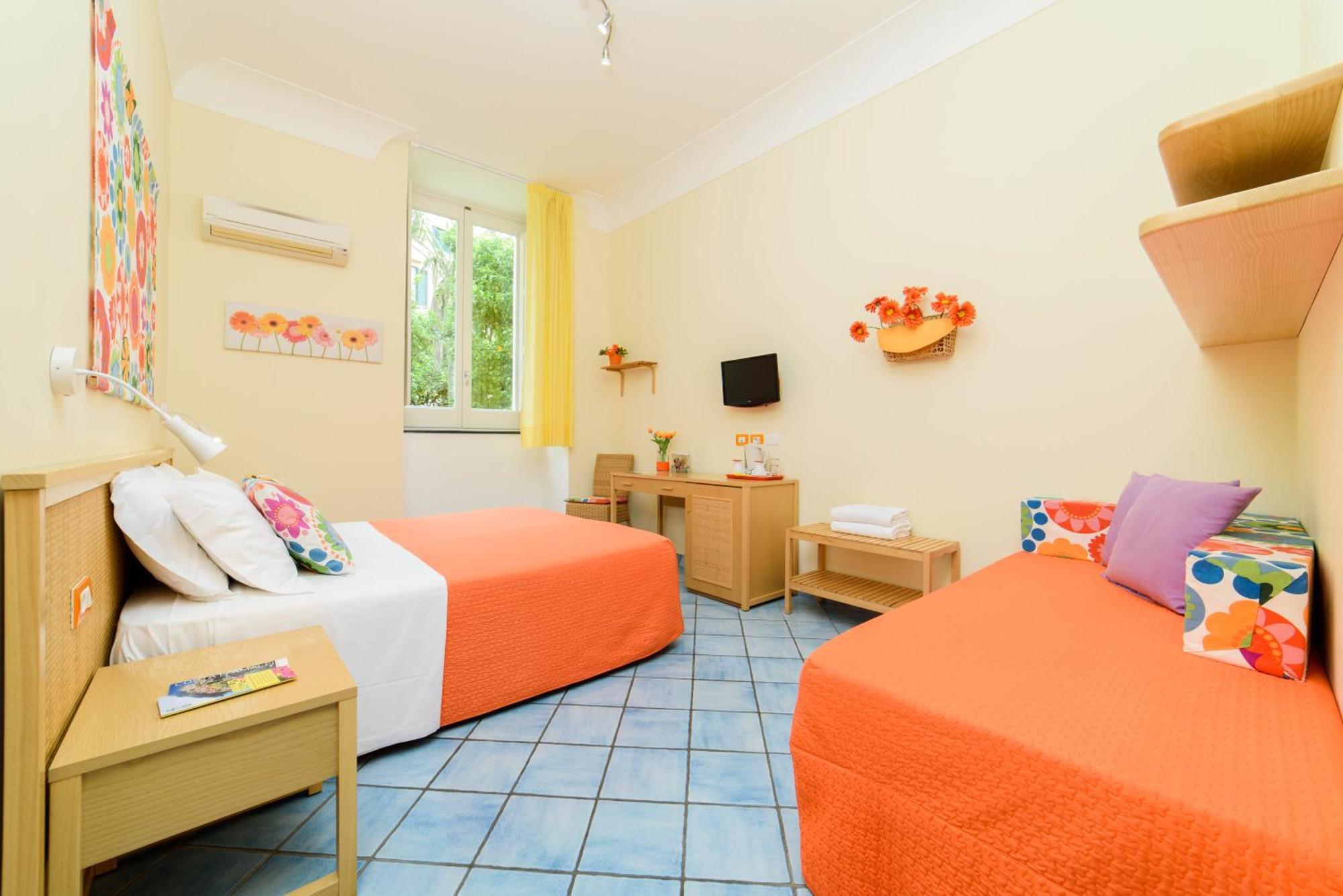 Basic Triple Room,1420677933:JPEG