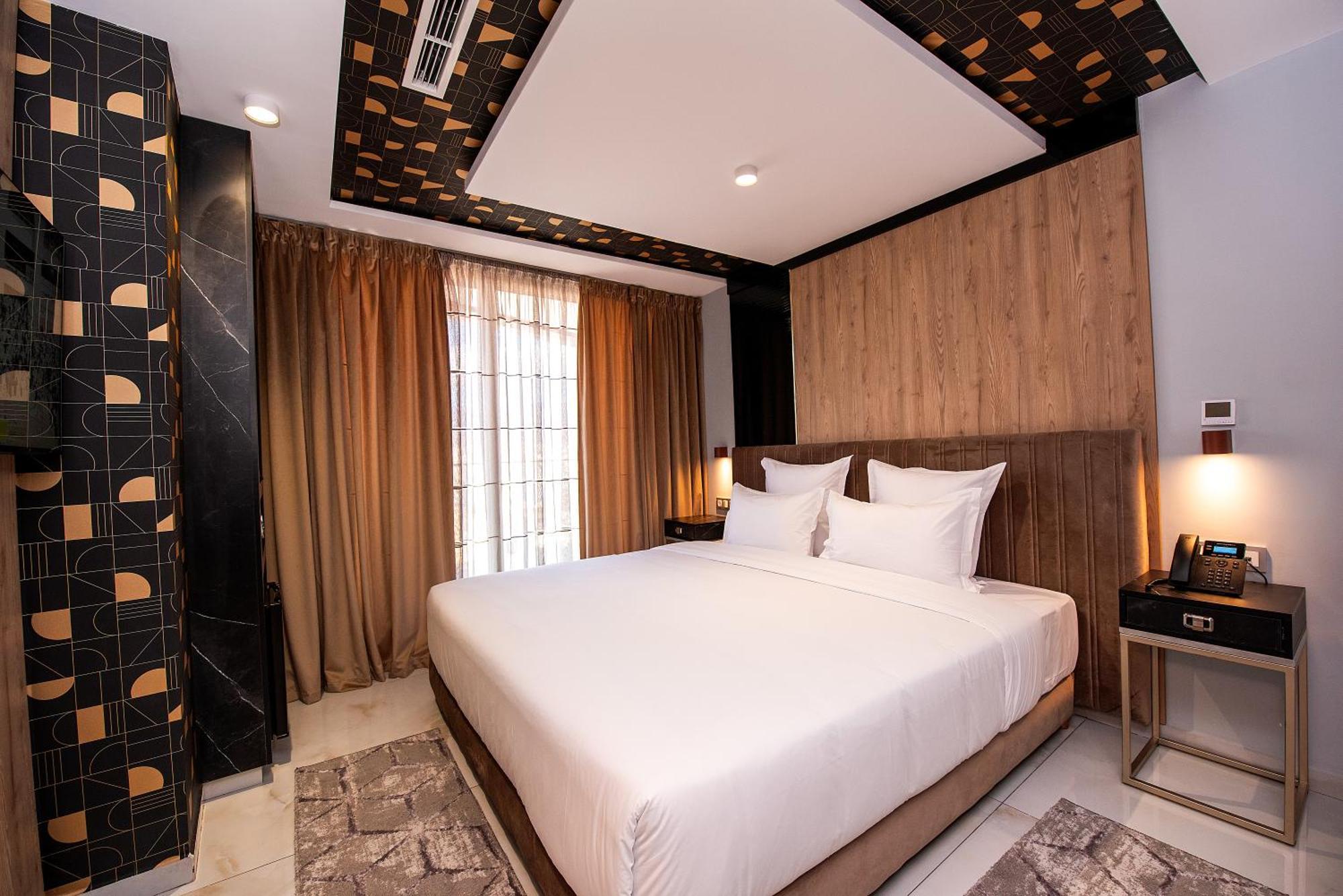 Double Room,1524818491:JPEG