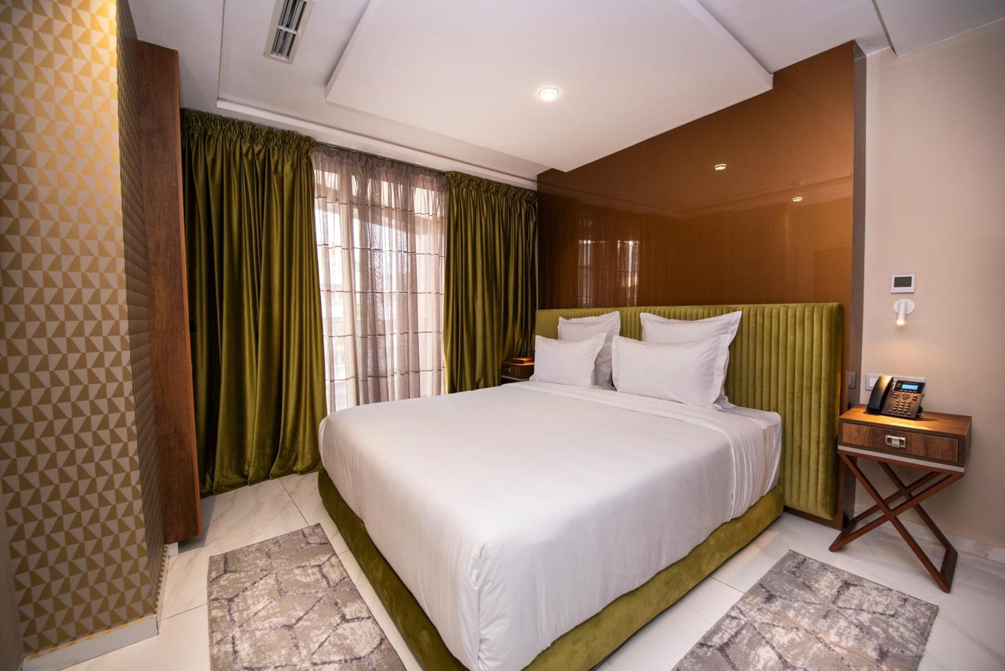 Single Room,1524818602:JPEG