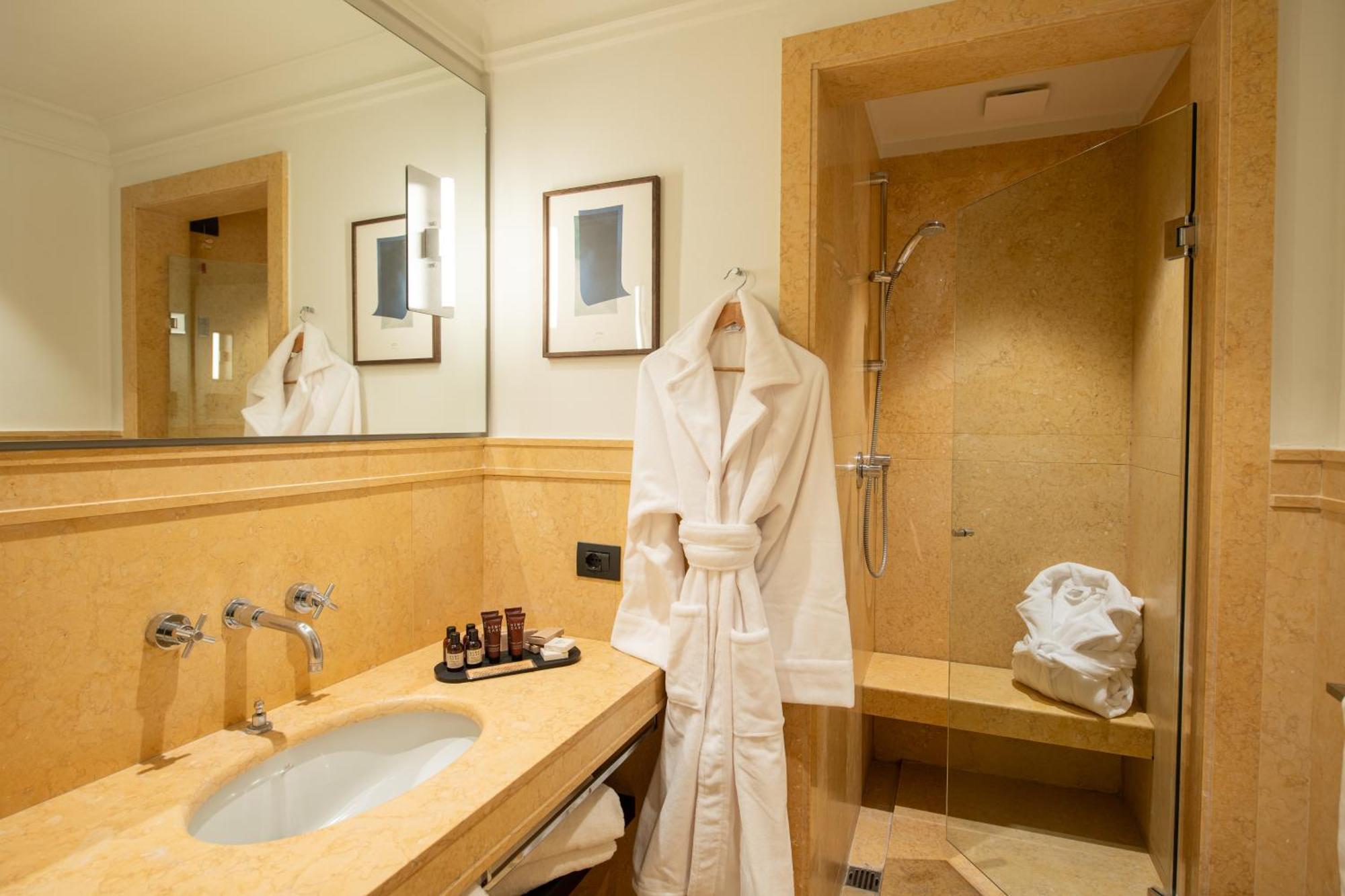 Deluxe Junior Suite