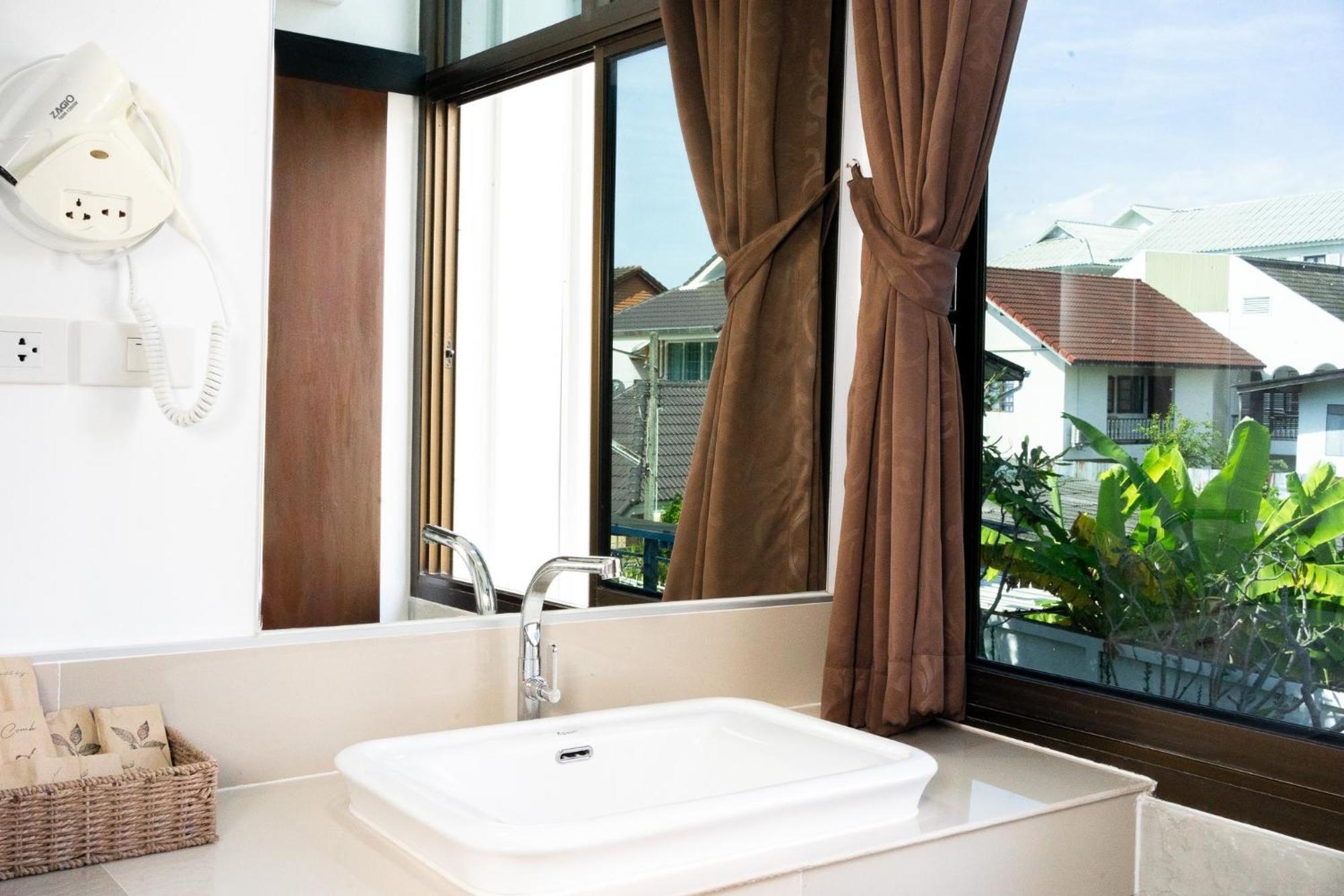 King Room Garden View