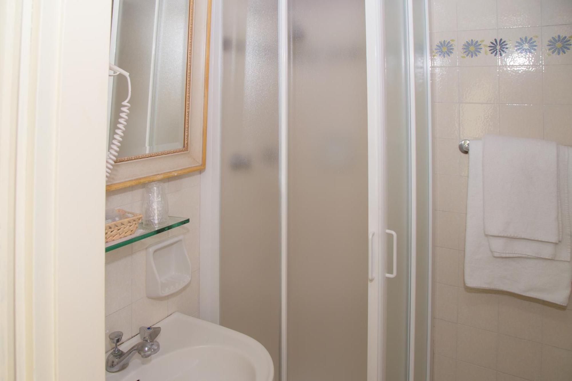 Large Double or Twin Room