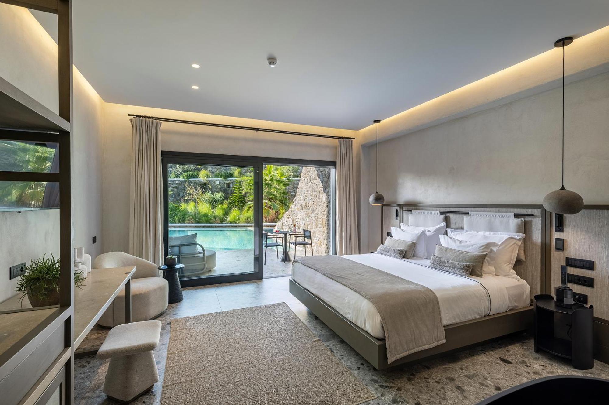 PREMIER Gardenfront Suite with Supreme Pool