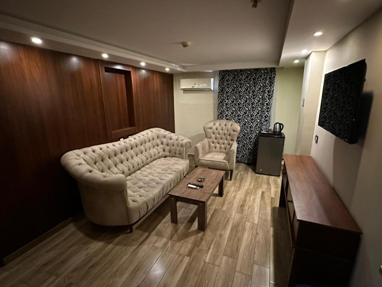 Junior Suite,1541379010:JPEG