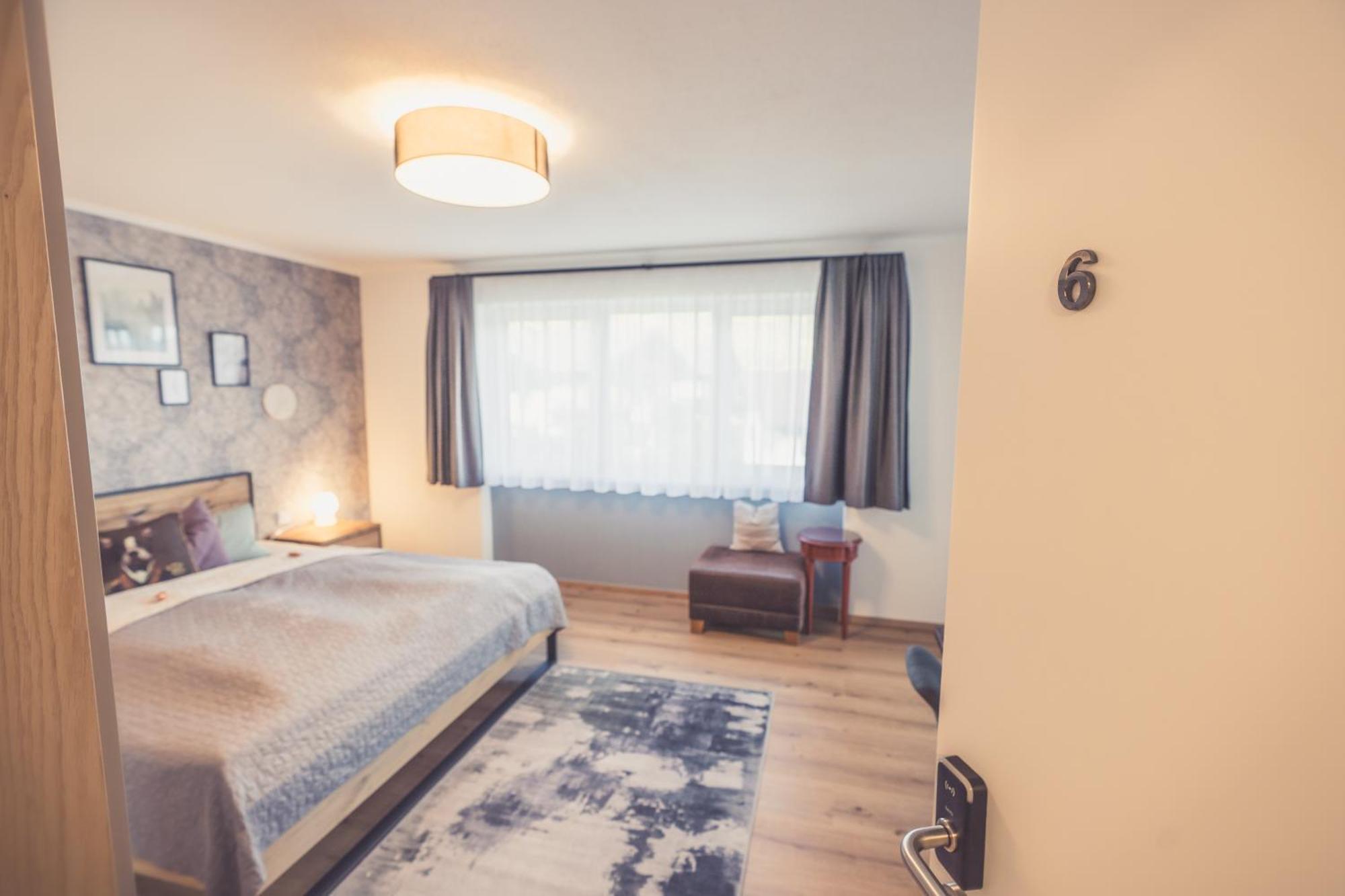 Doppelzimmer mit Seeblick//Hunde nicht gestattet Doppelzimmer 6