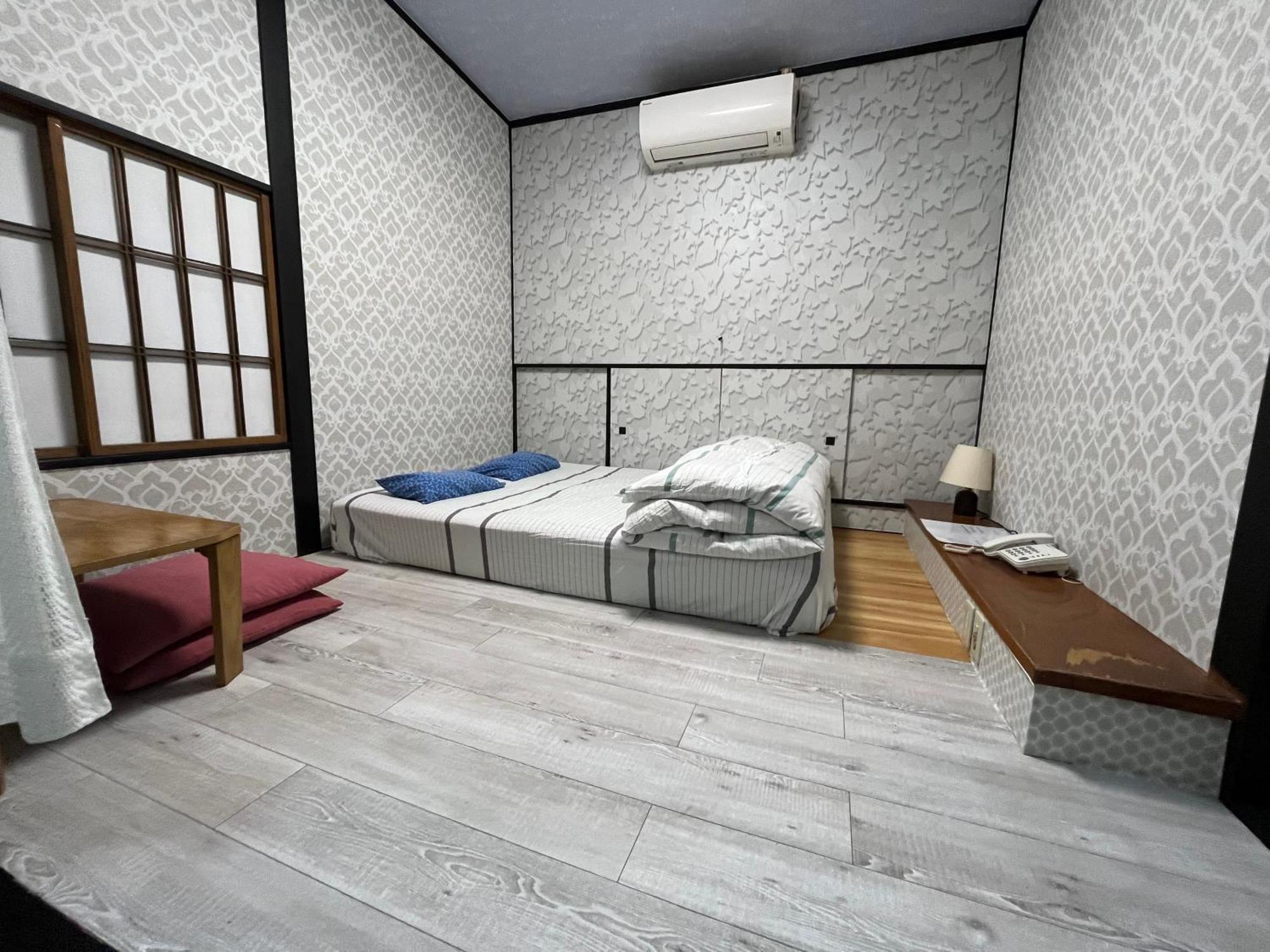 Double Room Private Bathroom
