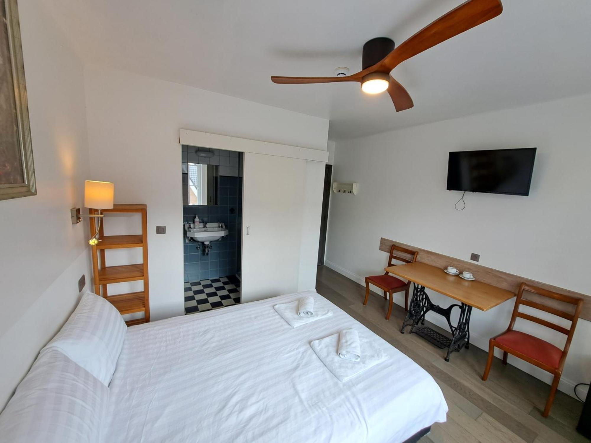 Standard Double Room,1549143379:JPEG