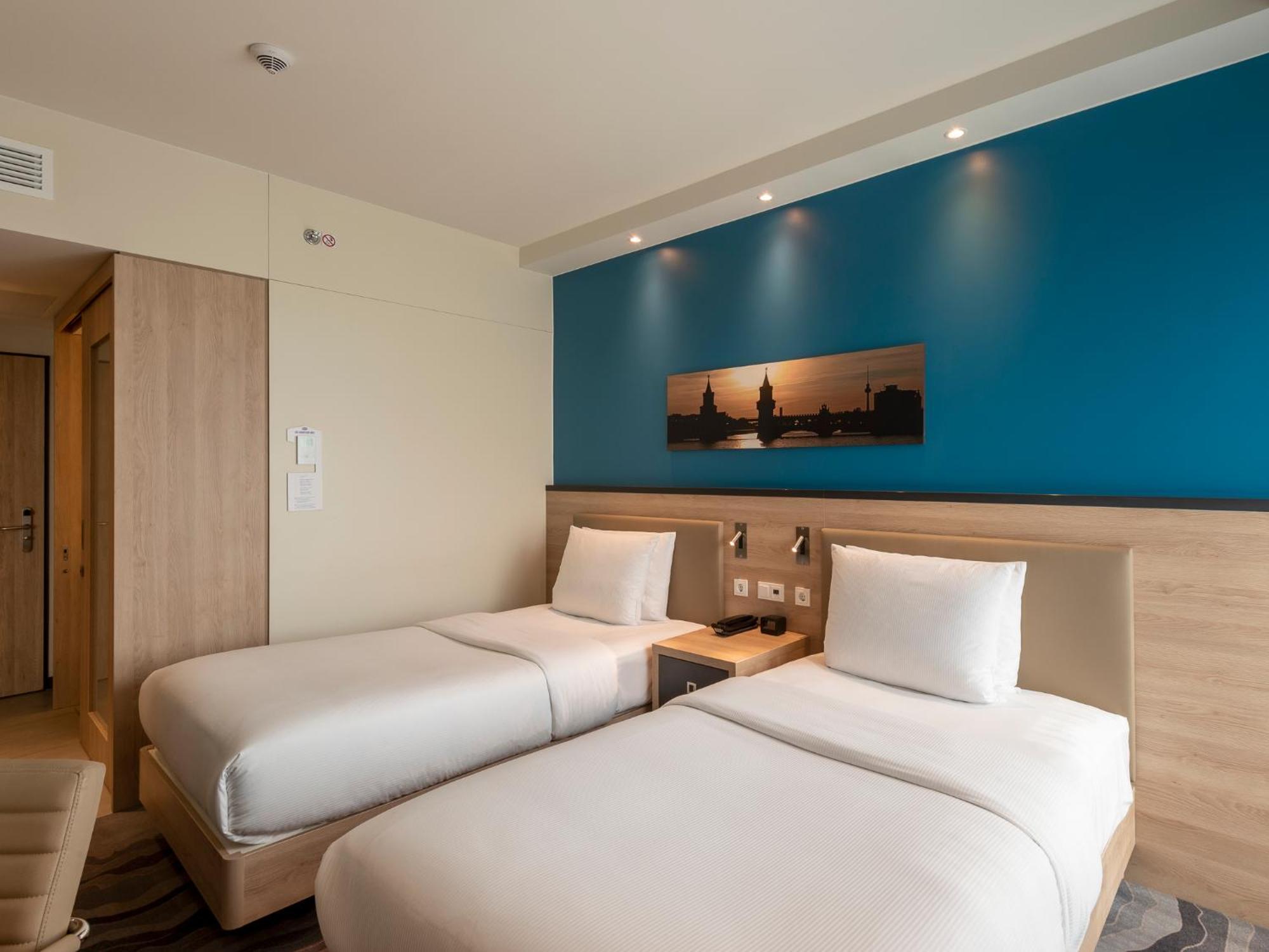 Twin Room with City View