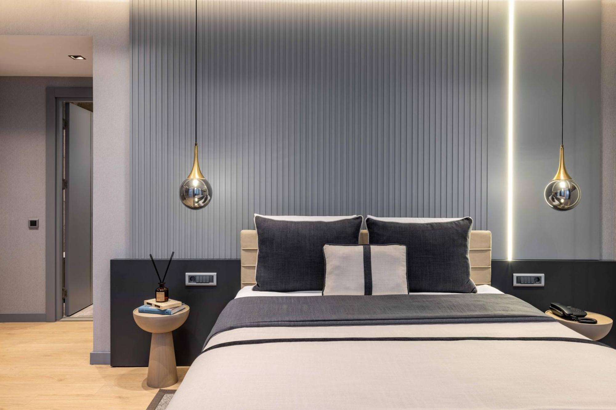 Deluxe Room,1550925355:JPEG
