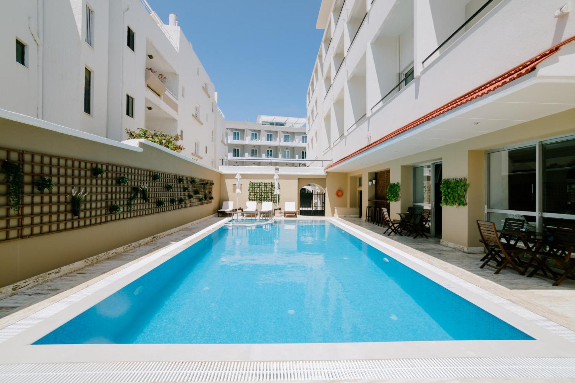 Twin Room Pool View
