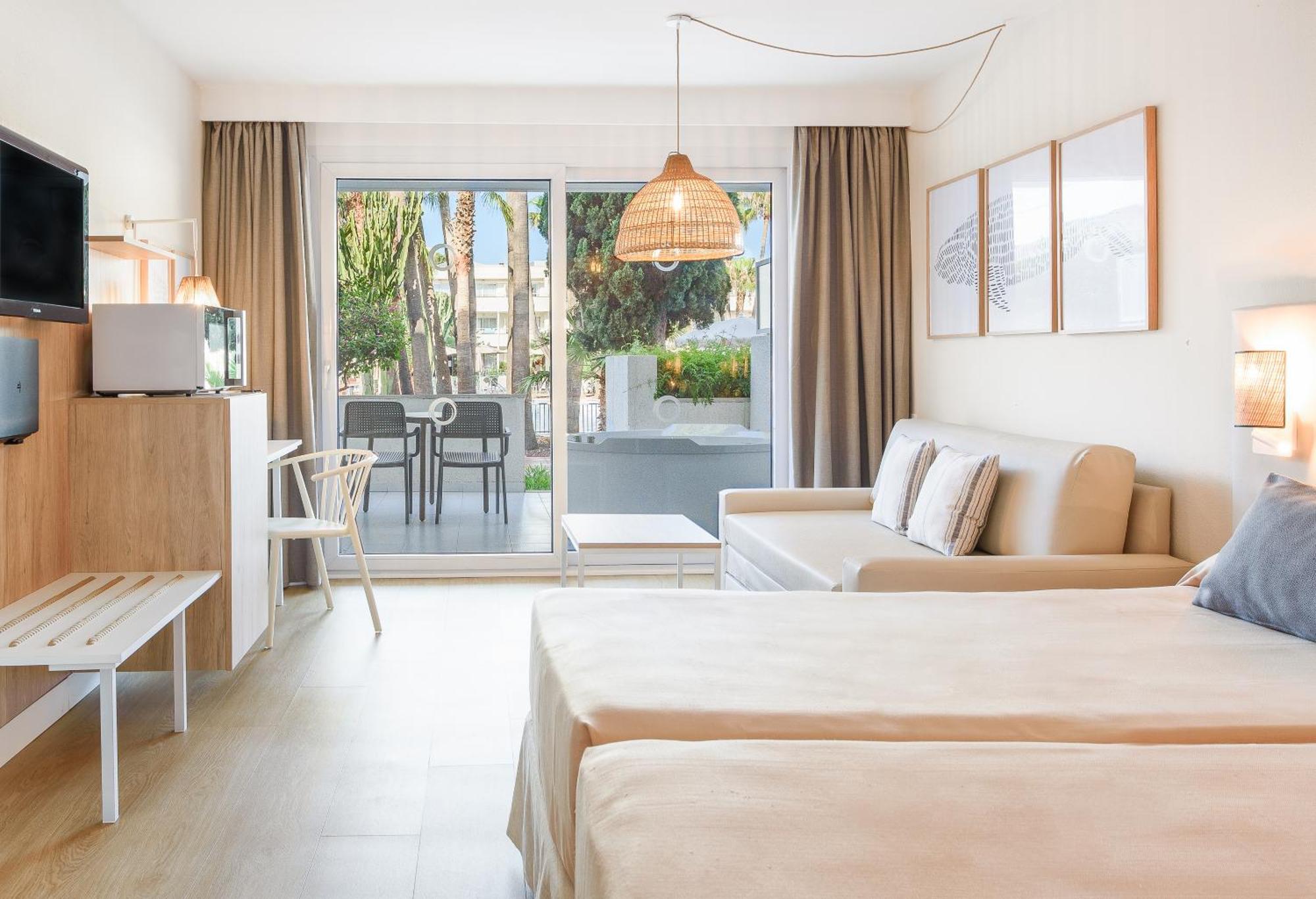 Double Room Hot Tub Magnus