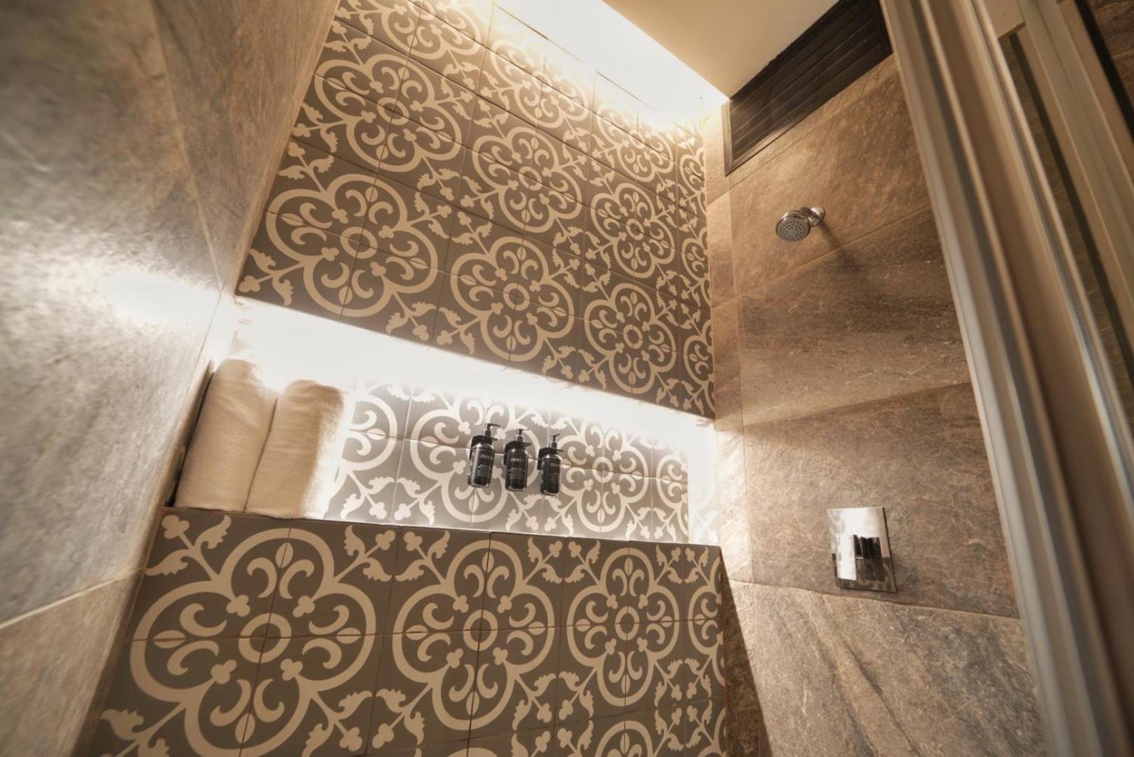 Standard Double Suite