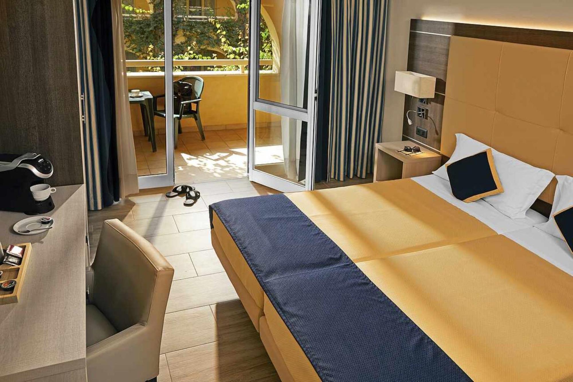 Doble room Private Lodge 16 years old