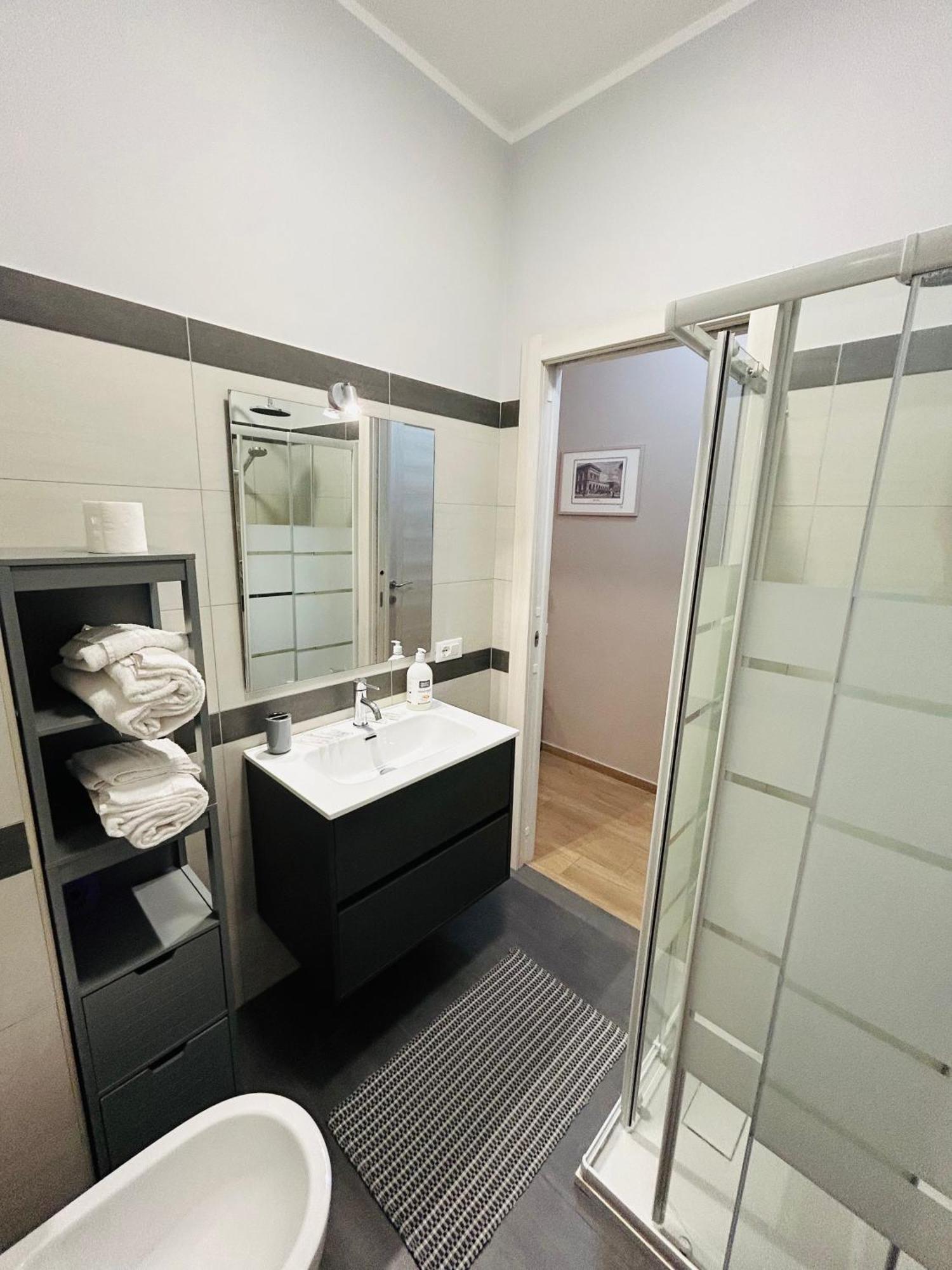 Double Room Private Bathroom